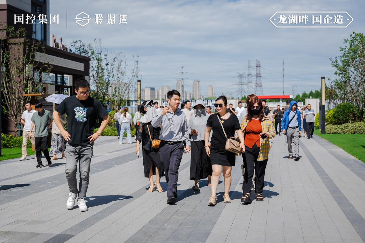 “燃夏啟新境，遇鑒理想家”—聆湖灣項(xiàng)目湖灣生活園林景觀樣本盛大啟幕